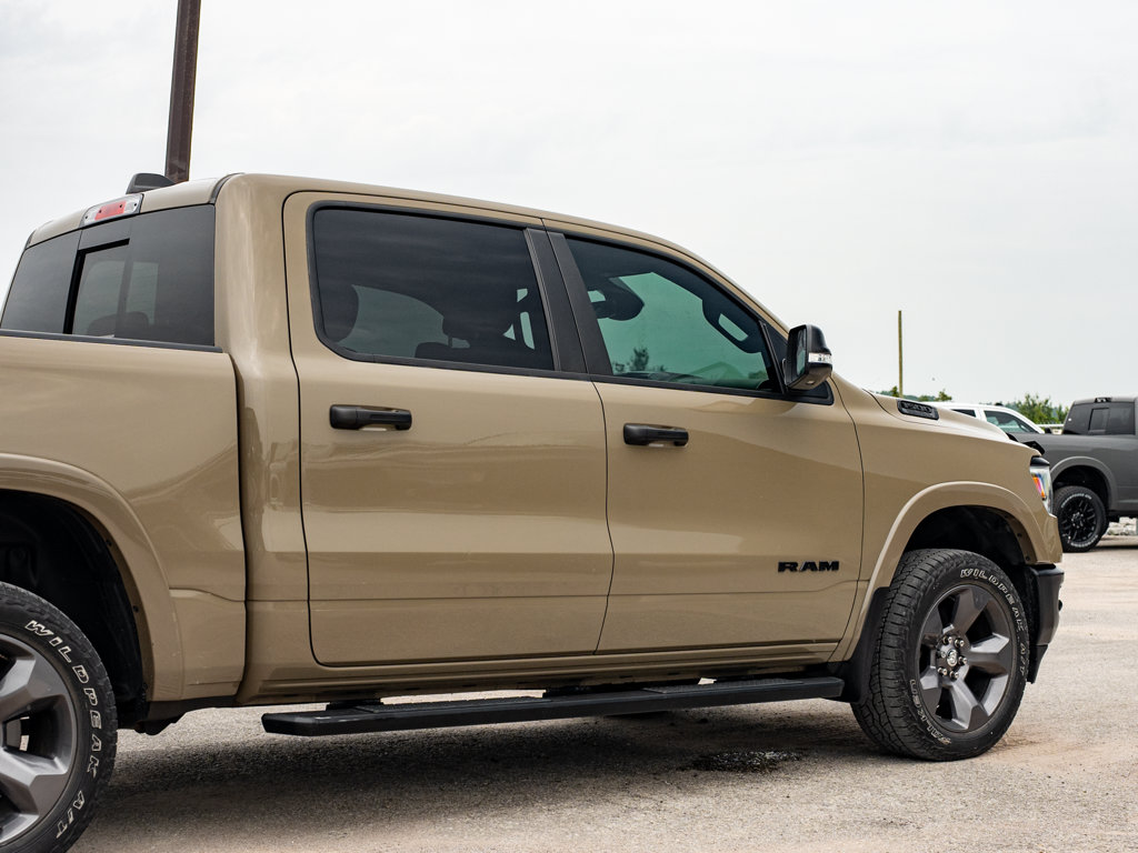 Used 2020 Ram 1500 Big Horn Big Horn 4x4 Crew Cab 5'7 Box for sale online - Ontario Approved