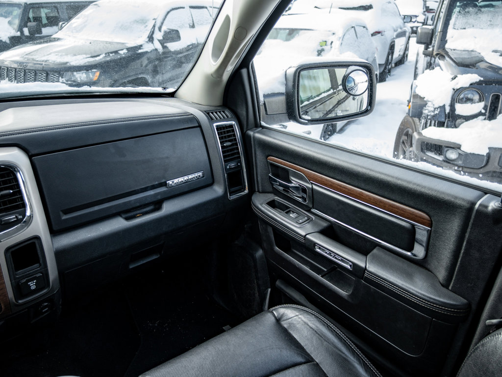 Used 2016 Ram 1500 Laramie 4WD Crew Cab 140.5 Laramie for sale online - Ontario Approved