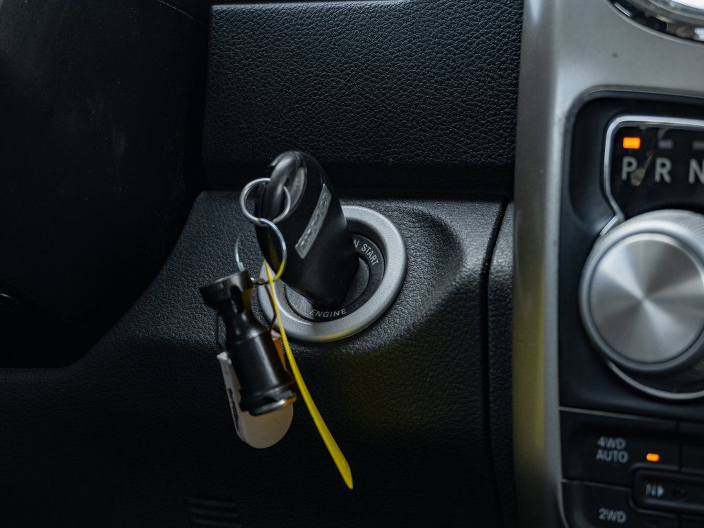 Used 2016 Ram 1500 Laramie 4WD Crew Cab 140.5 Laramie for sale online - Ontario Approved