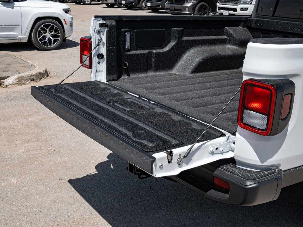 New 2026 Jeep Gladiator Willys Willys 4x4 for sale online - Ontario Approved