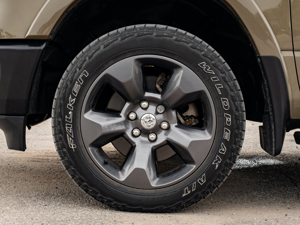 Used 2020 Ram 1500 Big Horn Big Horn 4x4 Crew Cab 5'7 Box for sale online - Ontario Approved