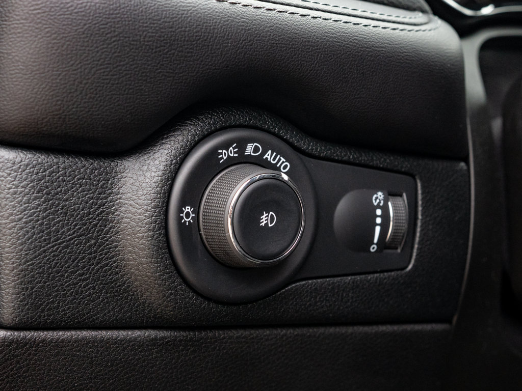 Used 2022 Dodge Durango SXT SXT AWD for sale online - Ontario Approved