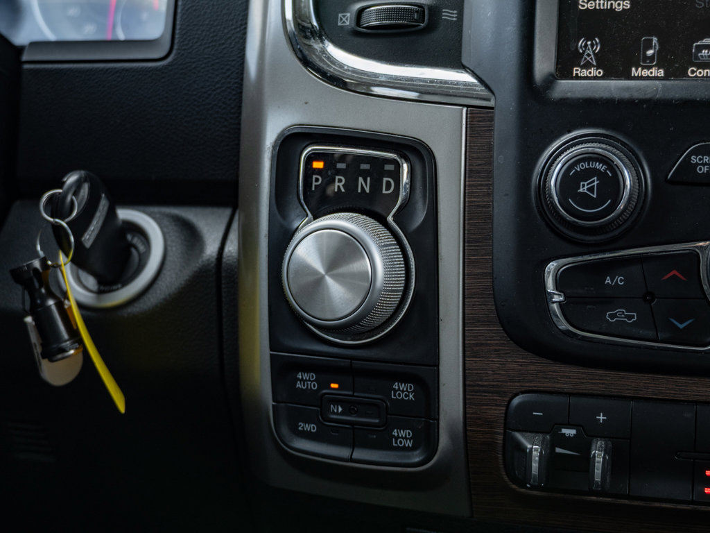 Used 2016 Ram 1500 Laramie 4WD Crew Cab 140.5 Laramie for sale online - Ontario Approved